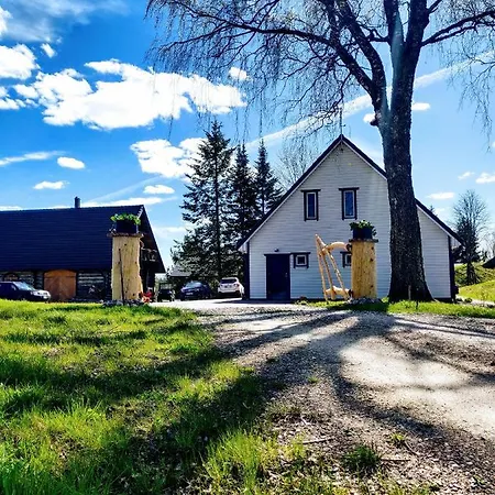 Puhkemaja With Padel Court Truuta