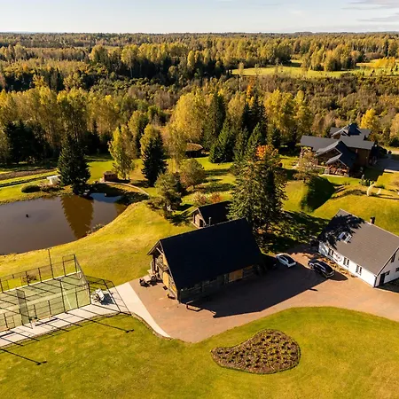 Puhkemaja With Padel Court