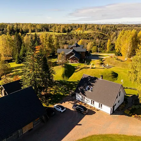 منزل ريفي Puhkemaja With Padel Court