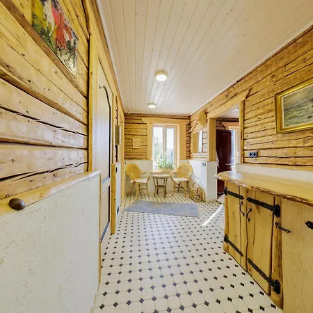 Puhkemaja With Padel Court Truuta