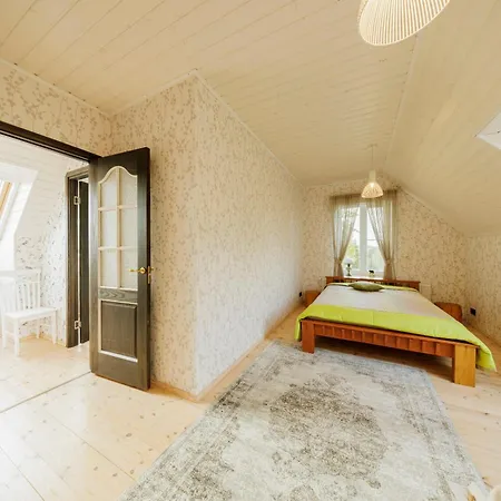 Puhkemaja With Padel Court Truuta