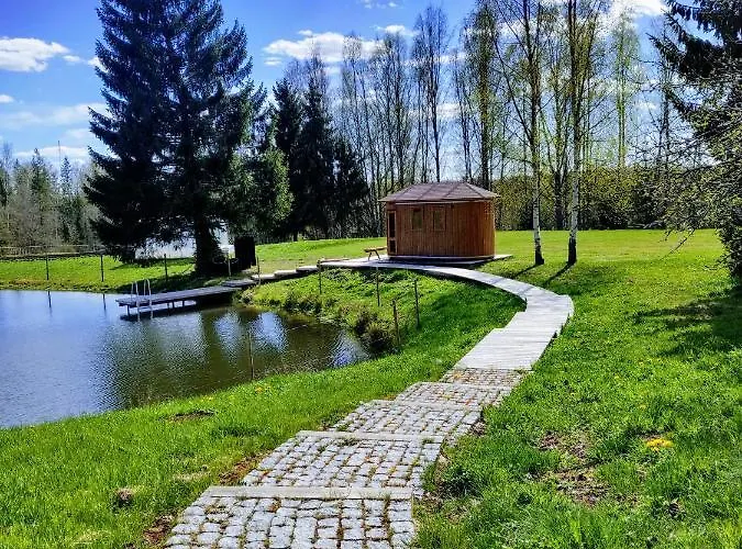 Puhkemaja With Padel Court Truuta