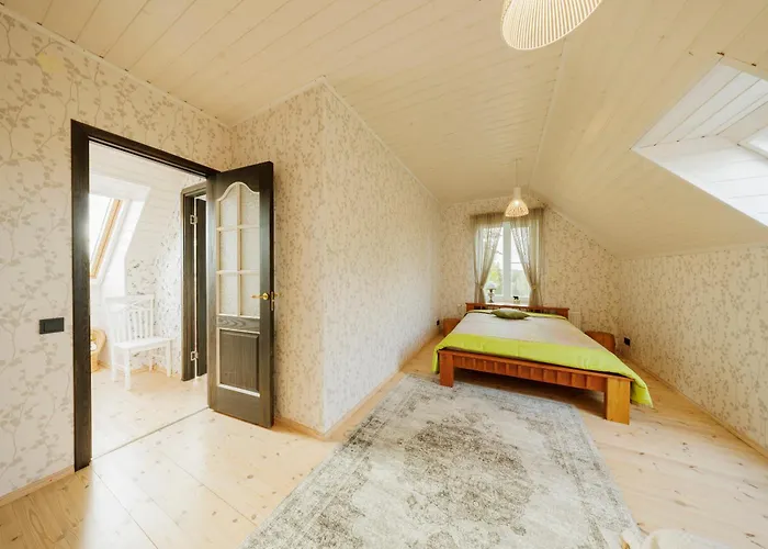 Puhkemaja With Padel Court Truuta