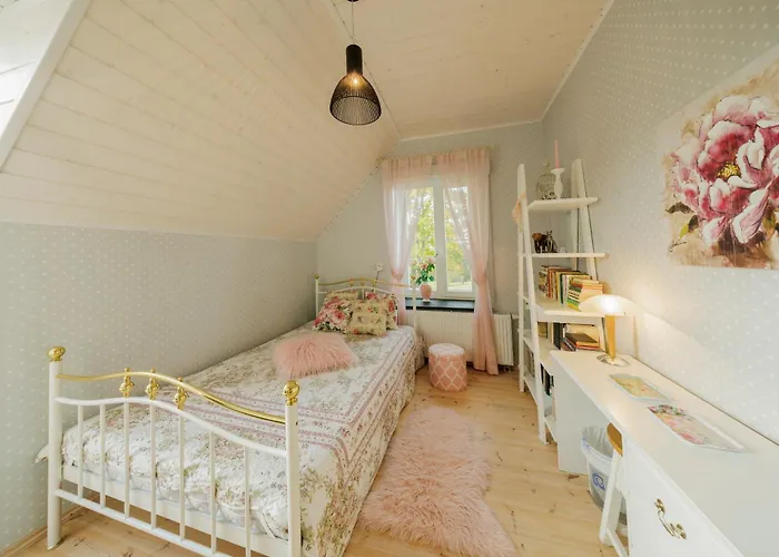 Puhkemaja With Padel Court * Truuta